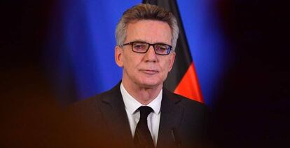 El ministro alemán del Interior, Thomas de Maizière, en una rueda de prensa tras el atentado islamista en Berlín del 19 de diciembre.