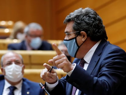 El ministro de Inclusión, Seguridad Social y Migraciones, José Luis Escrivá, en el Senado.