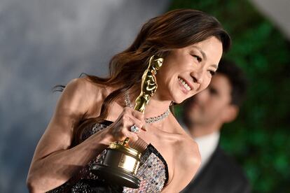 En 2023, Michelle Yeoh se convirtió en la primera asiática en conquistar un Oscar en la categoría de mejor actriz por 'Todo a la vez en todas partes', y la segunda persona no blanca en hacerlo desde que Halle Berry lo lograse por 'Monster’s Ball', en 2002.