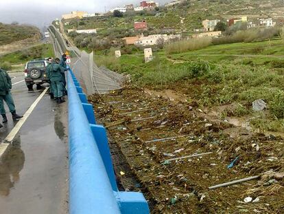 Valla de Melilla, tirada por una riada