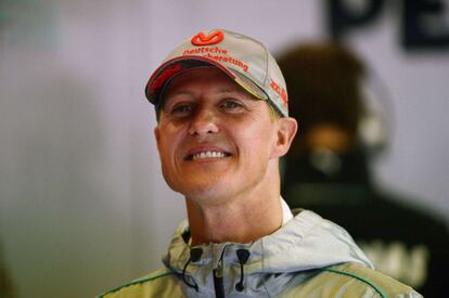 El piloto alemán de Mercedes, Michael Schumacher, durante la sesión de entrenamiento. El alemán cumple 300 Grandes Premios.
