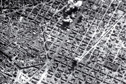 Vistas aéreas de los bombardeos italianos de Barcelona durante la Guerra Civil.