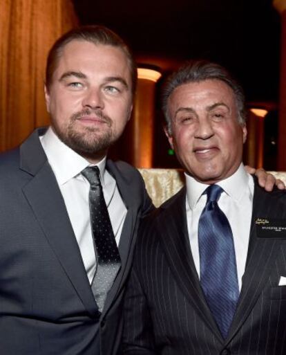 Leonardo DiCaprio y, a la derecha, Sylvester Stallone, nominado a mejor actor y mejor actor de reparto, respectivamente, ayer en Beverly Hills.