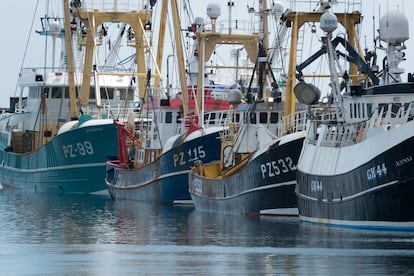 Barcos pesqueros en Cornwall, Inglaterra, el 4 de junio.
