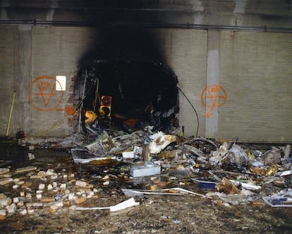 Imagen de los daños ocasionados en una pared interior después de que el vuelo 77 de American Airlines impactase contra las instalaciones del Pentágono.