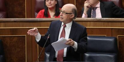 Cristóbal Montoro, ministro de Economía, en el Congreso