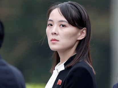 Kim Yo-Jong, irmã do líder norte-coreano Kim Jong-Un, durante uma cerimônia no Mausoléu de Ho Chi Minh, em Hanói, Vietnã, em março de 2019