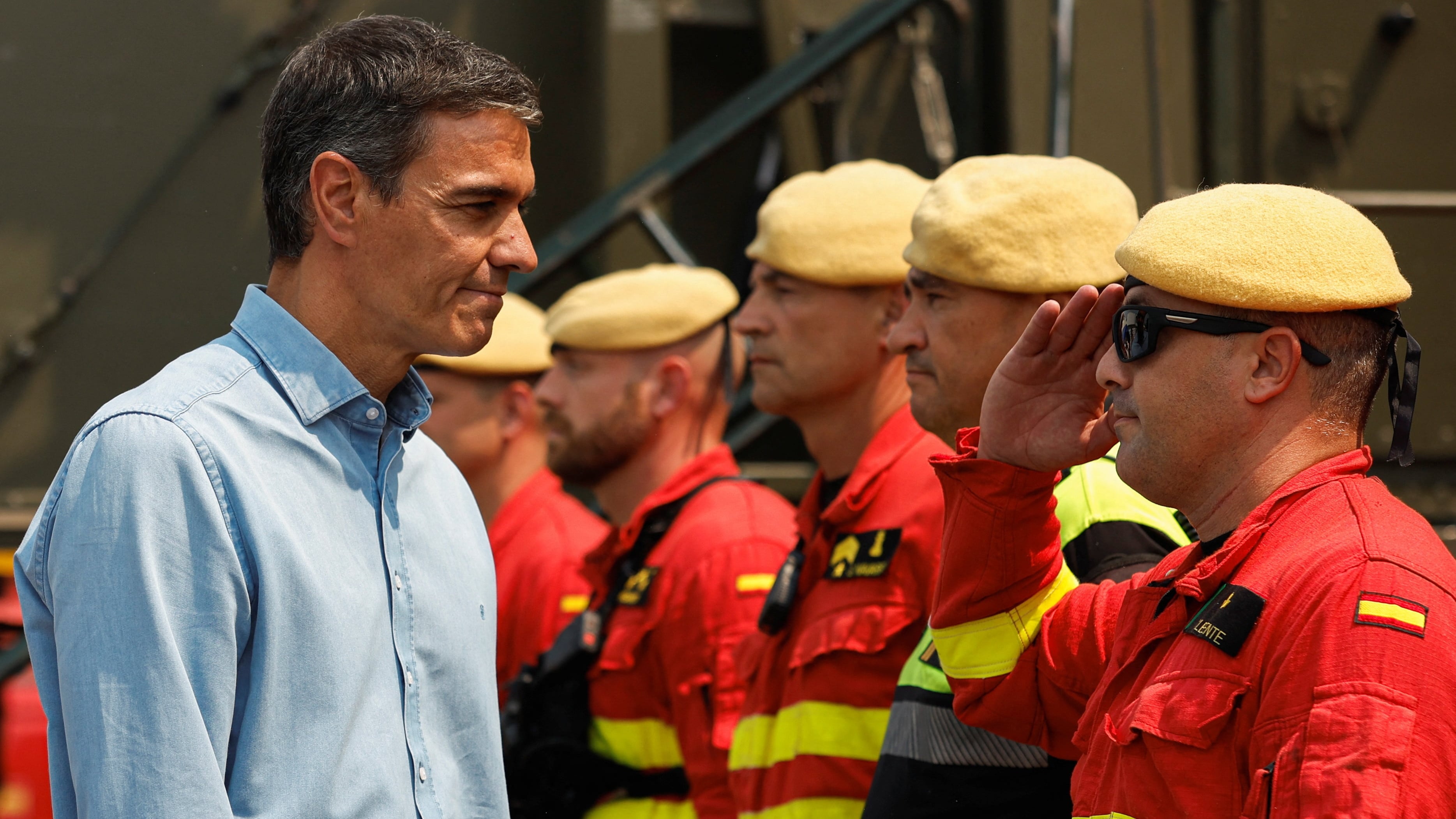 El incendio de La Vall d’Uixó ya arrasa 7.200 hectáreas y encara horas críticas