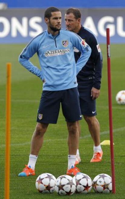 Mario Suárez, en un entrenamiento.