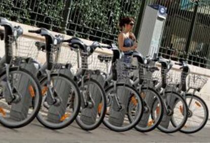 El programa "Citi Bike" tendrá 5.500 bicicletas en casi 300 estaciones de los barrios de Manhattan y Brooklyn, y cuando esté concluido tendrá unos 10.000 vehículos en 600 estaciones que incluyan también a Queens. EFE/Archivo