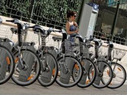 El programa "Citi Bike" tendrá 5.500 bicicletas en casi 300 estaciones de los barrios de Manhattan y Brooklyn, y cuando esté concluido tendrá unos 10.000 vehículos en 600 estaciones que incluyan también a Queens. EFE/Archivo