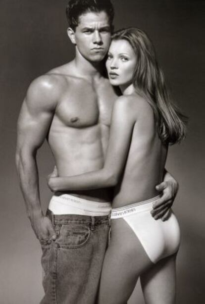 Mark Wahlberg y Kate Moss, en la campaña de 1992 de Calvin Klein fotografiada por Herb Ritts.