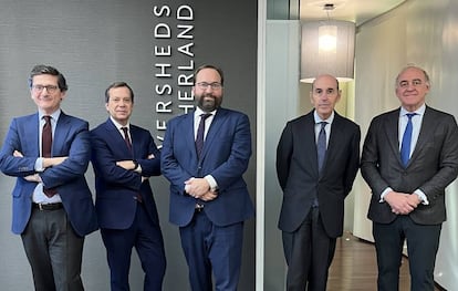 Consejo de Administración de de la oficina española del despacho Eversheds Sutherland: Alberto Dorrego, Javier Ibáñez, Jacobo Martínez, Andrés Jiménez y Kiko Carrión