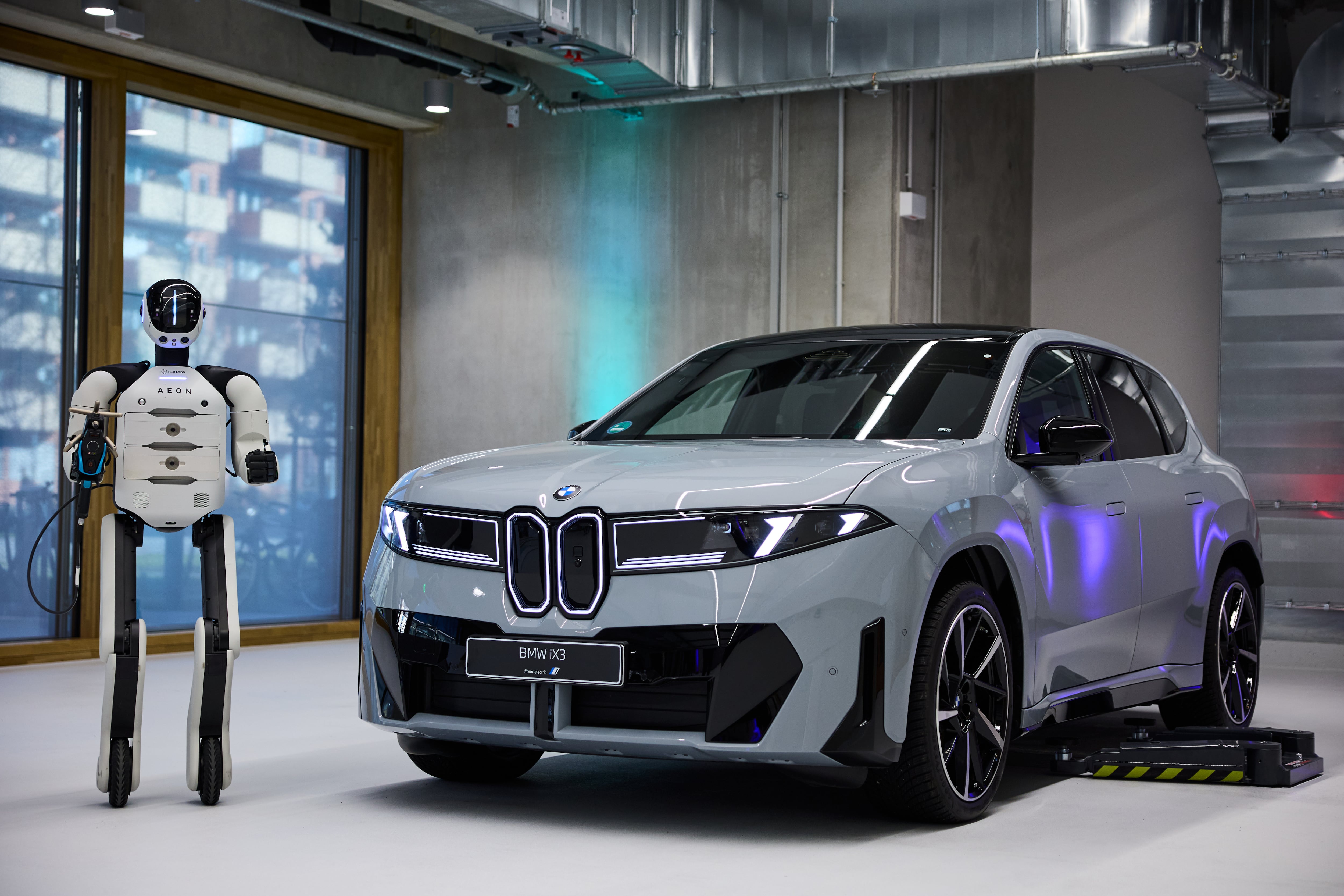 BMW comenzará a usar robots humanoides en la producción de sus coches en Europa