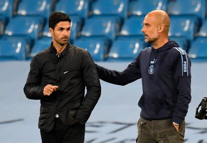 Guardiola saluda a Arteta antes del partido.