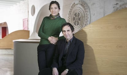 Eva Prats i Ricardo Flores, els flamants guanyadors de l&rsquo;&uacute;ltim Ciutat de Barcelona d&rsquo;Arquitectura. 