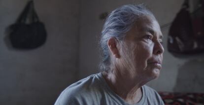 La rastreadora María Cleofas Lugo, que busca a su hijo desaparecido, en un momento del documental 'Te nombré en el silencio'. 
