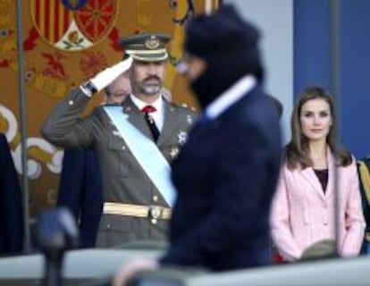 Los Pr&iacute;ncipes de Asturias, durante el desfile del D&iacute;a de la Fiesta Nacional