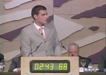 Albert Rivera, con 21 a&ntilde;os durante la final de la Liga nacional de debate. 