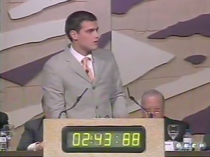 Albert Rivera, con 21 a&ntilde;os durante la final de la Liga nacional de debate. 