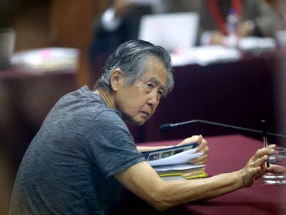 Alberto Fujimori en una foto de archivo en uno de los juicios a los que fue sometido en abril de 2014.