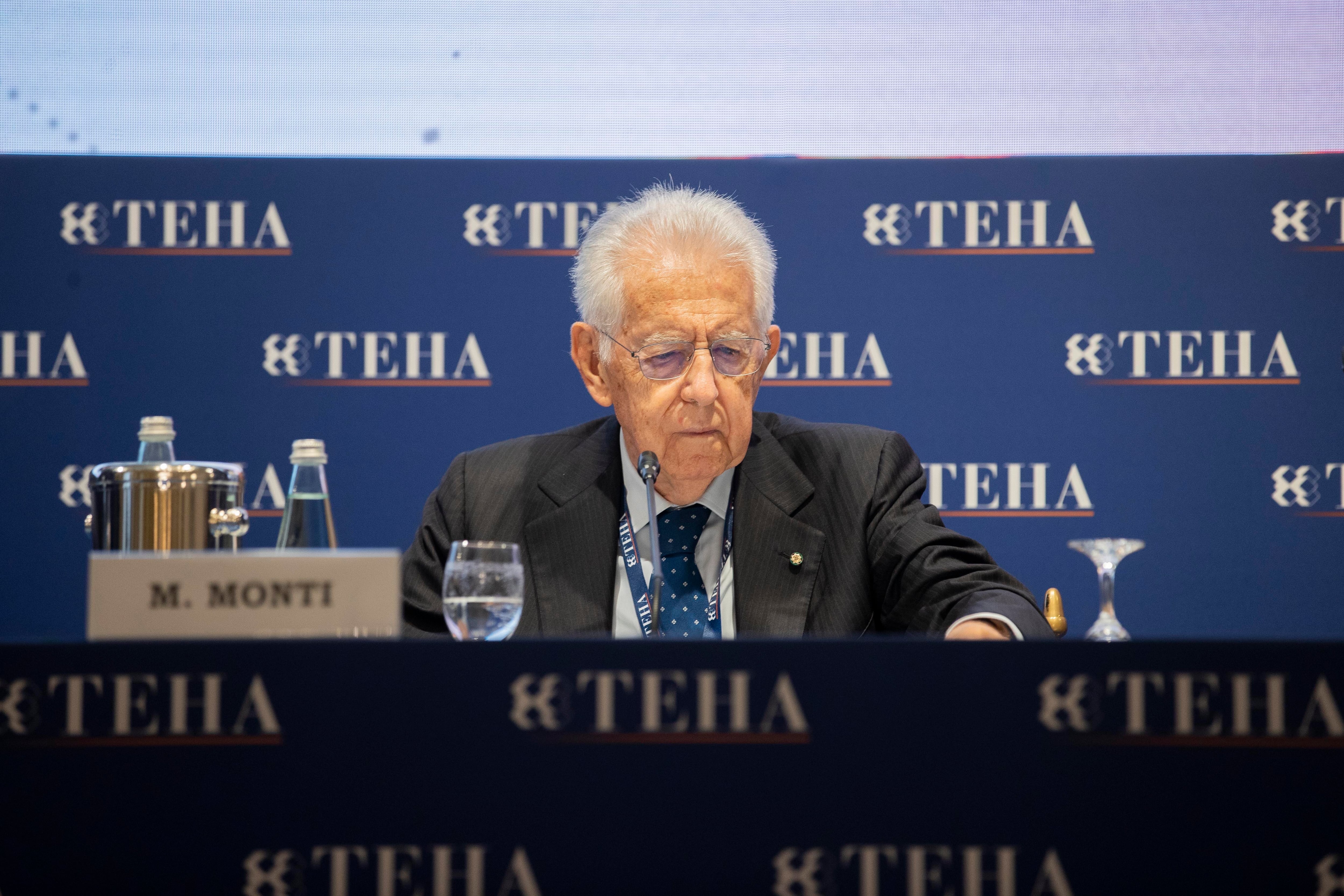 Monti rompe la timidez de la derecha italiana con el ultraderechista Vannacci: “Veo en usted la retórica y el espíritu del fascismo”