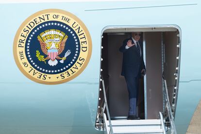 Joe Biden, embarcando en el Air Force One en la base de Andrews.