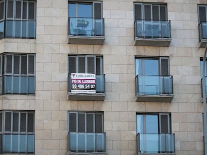 Habitatges en lloguer a la plaça Universitat.