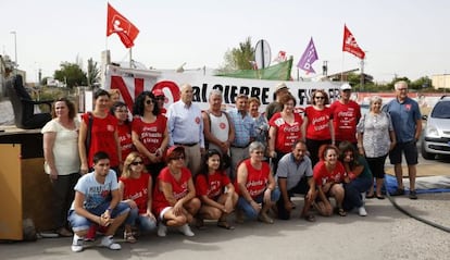 Trabajadores afectados por el ERE de Coca-Cola en el campamento instalado en Fuenlabrada, en una imagen de archivo. 