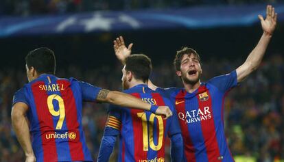 Sergi Roberto celebra el gol de la remuntada juntament amb Messi i Suárez.