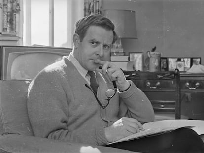El escritor británico John Le Carré, en 1965.