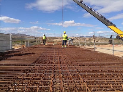 Obras de la línea del AVE entre Almería y Murcia.