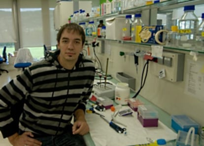 El científico Óscar Millet ha descubierto el mecanimo molecular de adaptación de los microorganismos a los entornos salinos