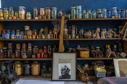 Detalle del estudio del muralista en su casa en Coyoacán, Ciudad de México