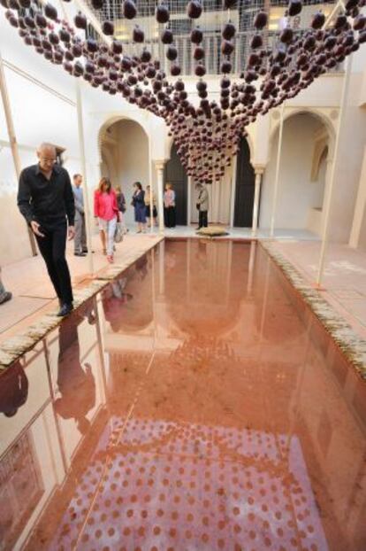 Instalación con granadas en la Casa Zafra.