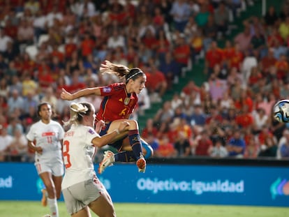 Aitana Bonmatí marca su primer gol a Suiza, el segundo de la selección.