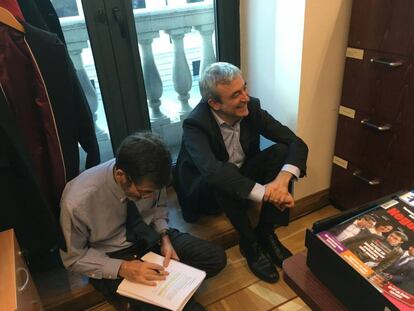 Serrano y Garicano repasan el pacto PSOE-Ciudadanos antes de su firma.