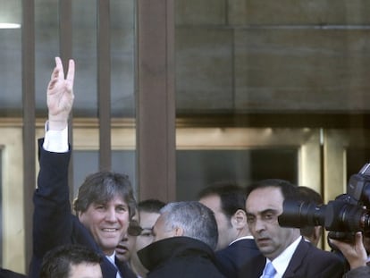 O vice-presidente da Argentina, Amado Boudou, chega à sede dos tribunais federais em Buenos Aires para ser interrogado.
