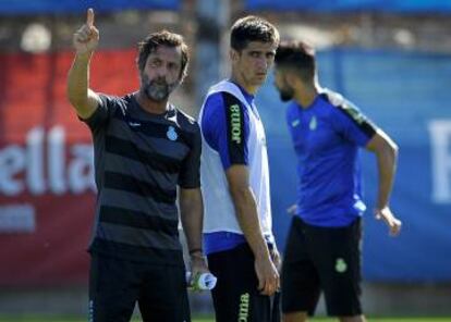 Quique Sánchez Flores y Gerard Moreno, en un entrenamiento.