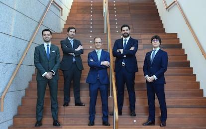 Equipo de Bonos del Banco Santander: de izquierda a Derecha: Juan Pablo Merodio, Ignacio bas, German Escrivá, Gabriel Castellanos, y Jaime Cruz.
