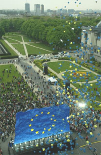 Bruselas se prepara para los festejos de la ampliación.