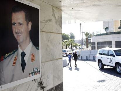 Un veh&iacute;culo de la ONU, que usan los t&eacute;cnicos de la OPAQ, en Damasco.