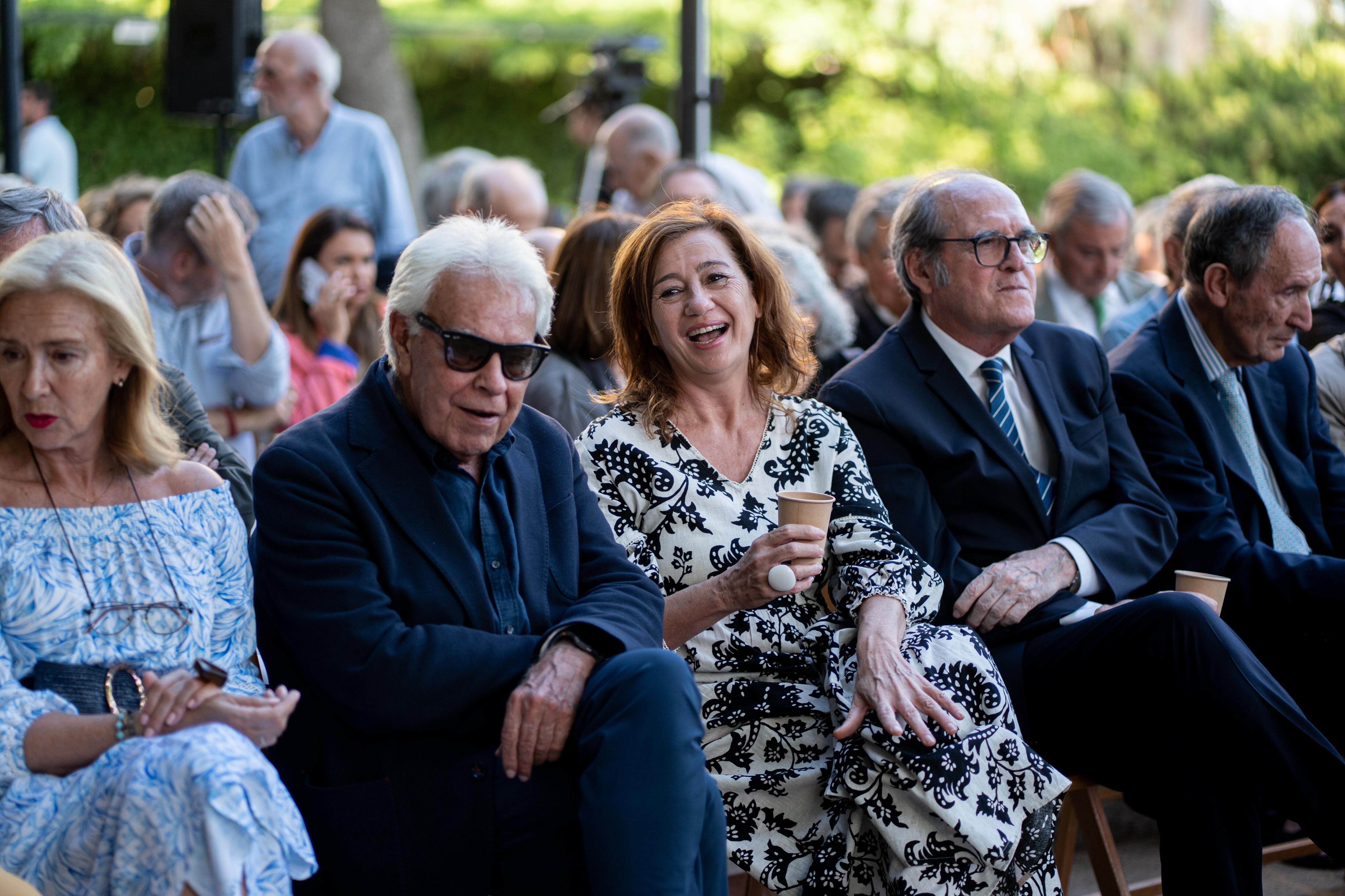 La Fundación Felipe González concede el VI Premio Rojana a los valores de entendimiento de Fernando Buesa