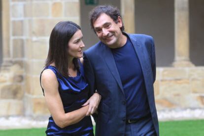 La ministra González-Sinde, junto al director Agustí Villaronga.