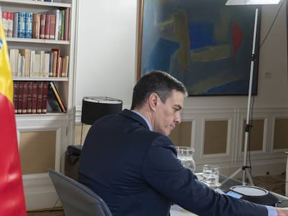 El presidente del Gobierno, Pedro Sánchez, durante la videoconferencia con los presidentes autonómicos.