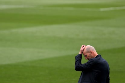 Zidane, en su último partido en el banquillo del Madrid, contra el Villarreal en el Di Stéfano.