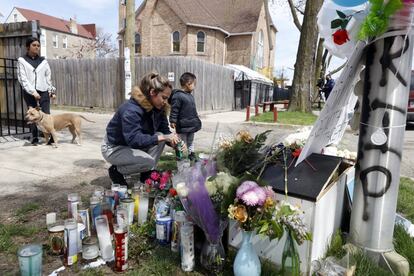 Vecinos del barrio La Villita colocaron un homenaje en el callejón donde fue asesinado Toledo.