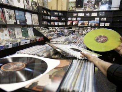 La música en formato de disco de vinilo, vendida en la tienda Revólver de Barcelona.