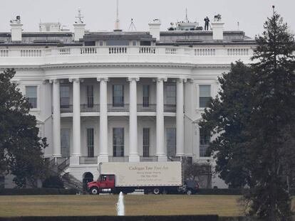 Un camión de mudanza en la Casa Blanca