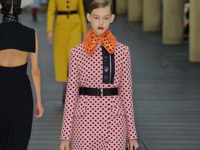 La mujer uniformada de Miu Miu